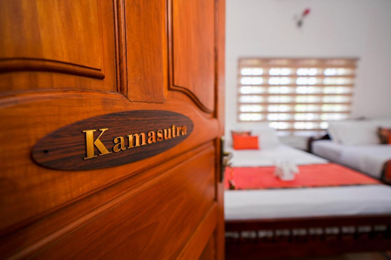 Parudeesa - Heavenly- Luxurious Palace Look-Near Cbd - Kerala - India With Breakfast Kaladi Phòng bức ảnh