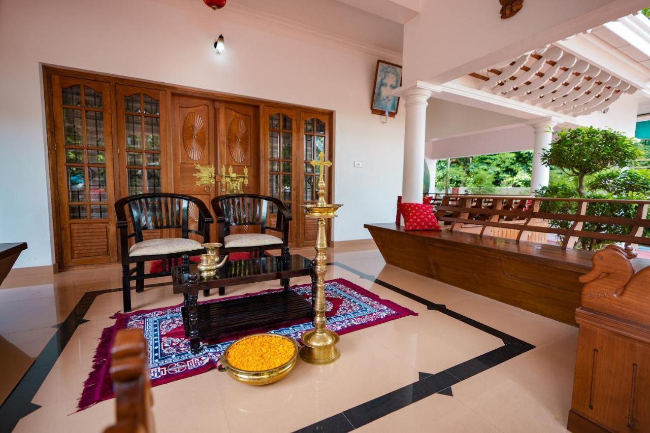 Parudeesa - Heavenly- Luxurious Palace Look-Near Cbd - Kerala - India With Breakfast Kaladi Ngoại thất bức ảnh